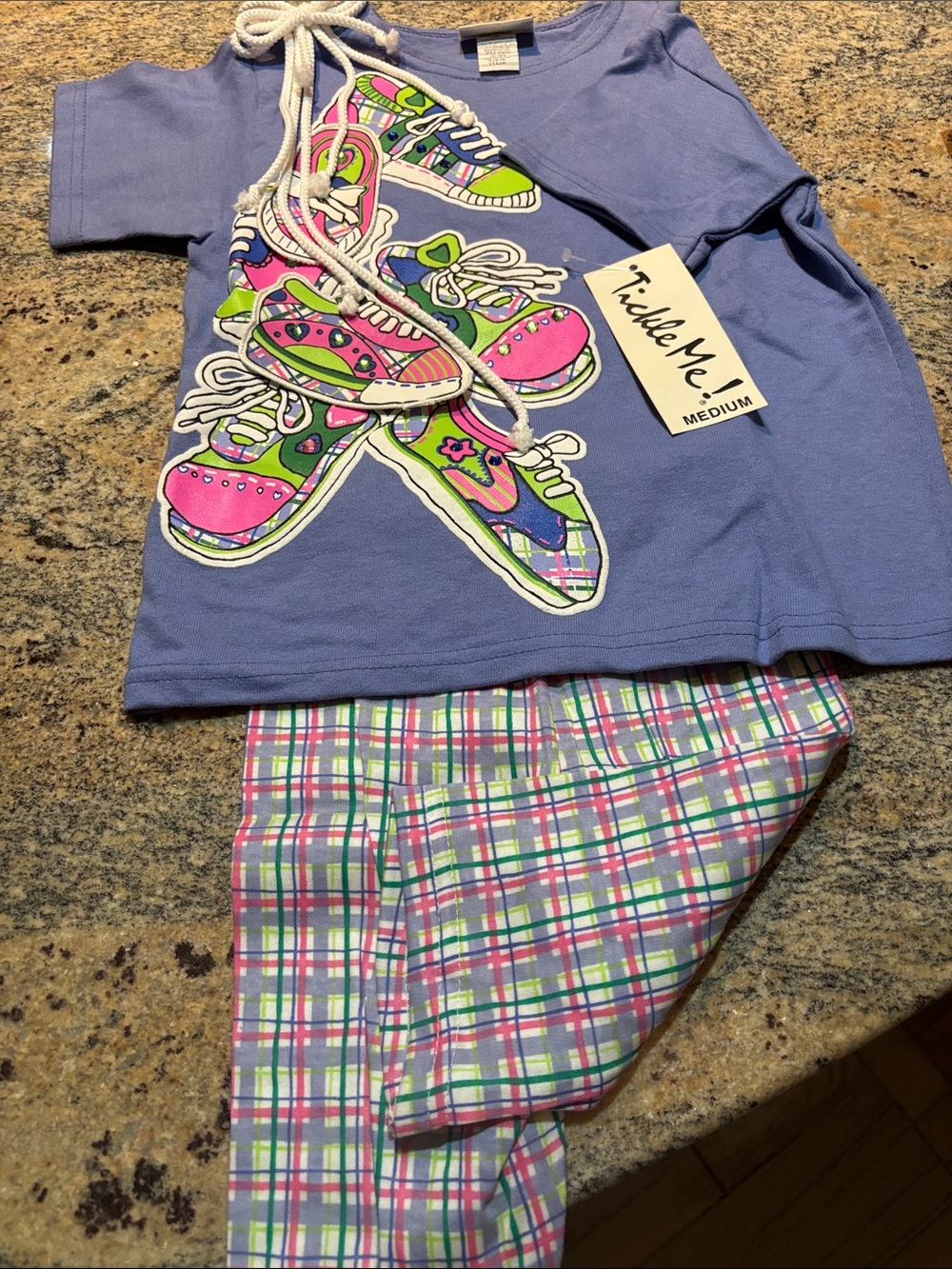 Girls' Purple Sneaker Graphic outfit oSet - Medium